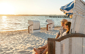strand-gluecksburg-paar